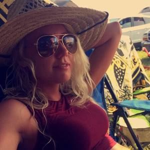 Meet your Posher, Alyssa